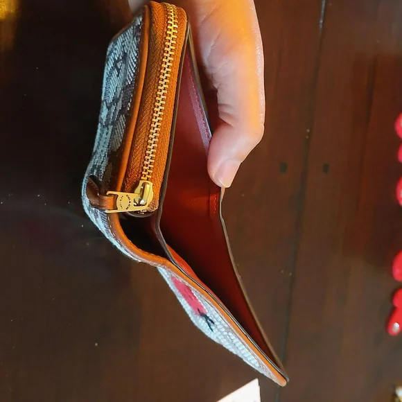 Coach Wallet - Picture 3 of 8